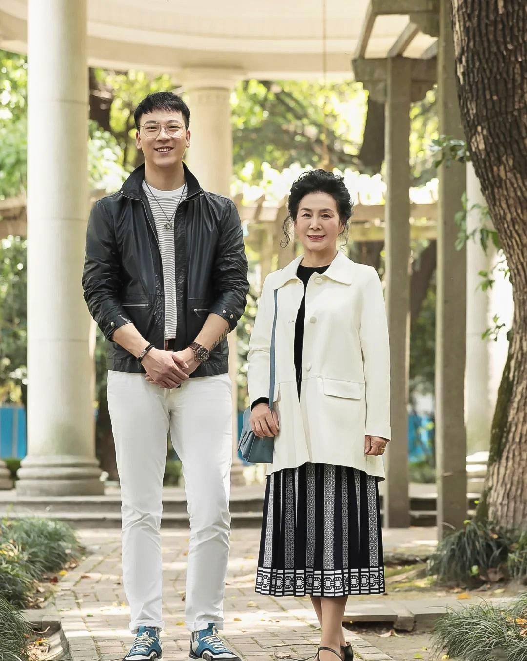 亮度|女人，你才60多岁而已，为何不穿得时髦一点，继续“臭美”下去