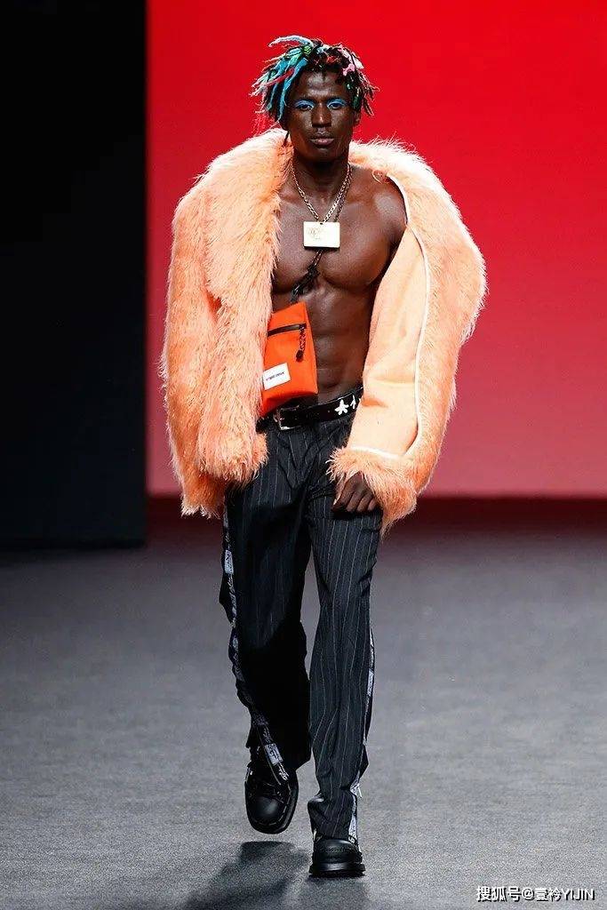 品牌|这年头，连狗都要做个时尚圈的「局外人」