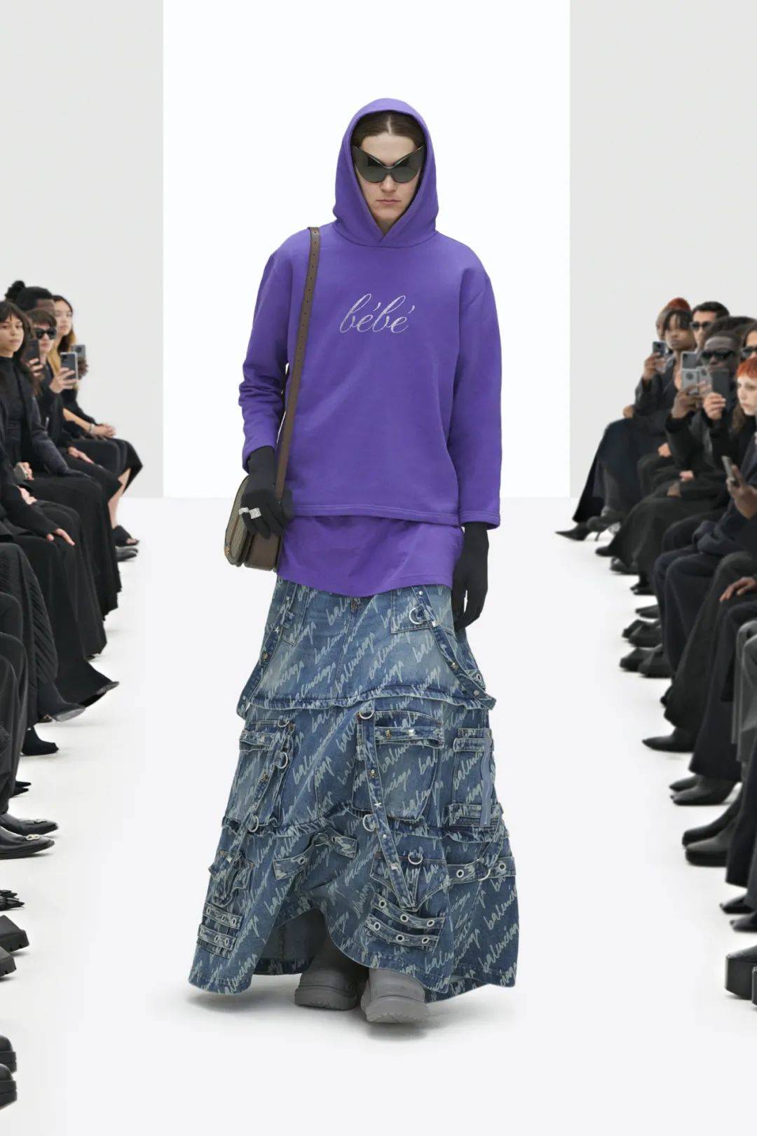 个性|你的肩膀可以有多酷？Balenciaga2022春夏成衣