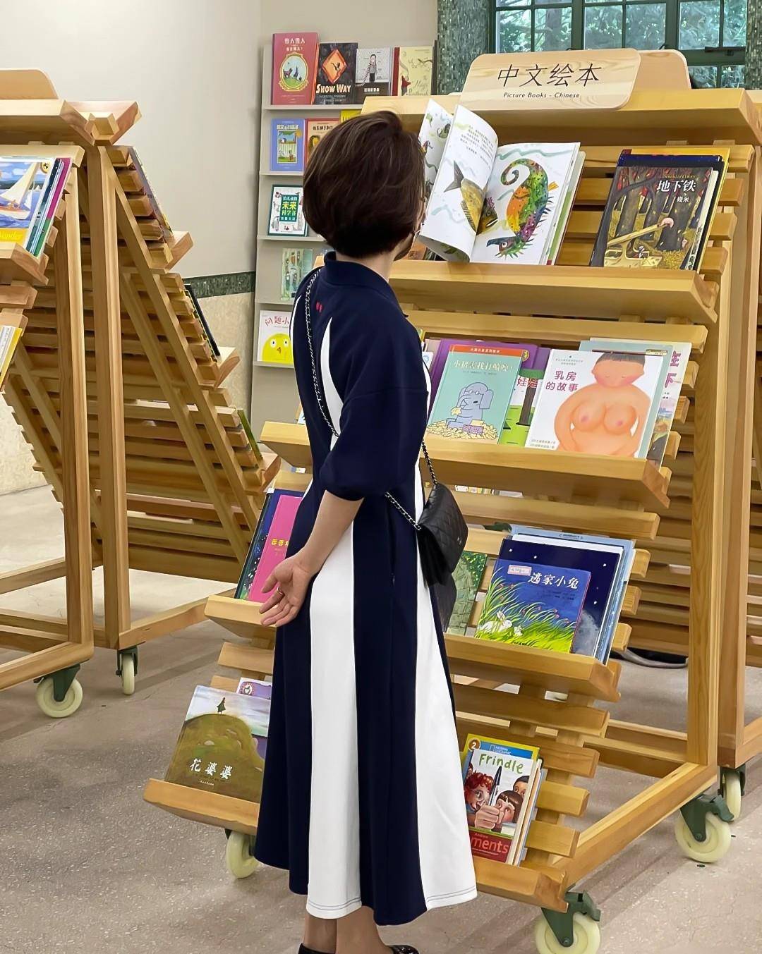 大腿|上海6、70岁阿婆真讲究，夏天穿裙子不露大腿，比故意扮嫩更好看