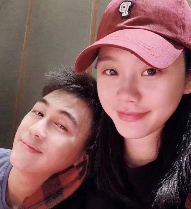 何猷君|奚梦瑶短发出镜，自曝怀二胎孕吐强烈去看中医，被猜测怀的是女孩！