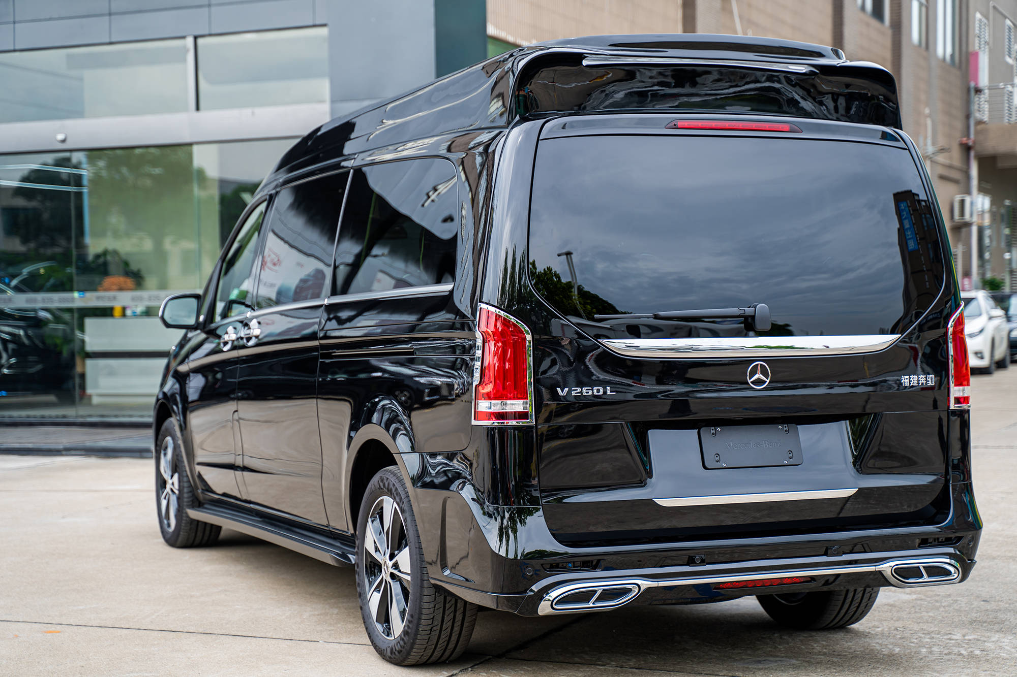 大型mpv新款来袭54米大七座舒适内舱外观超吸睛媲美劳斯莱斯