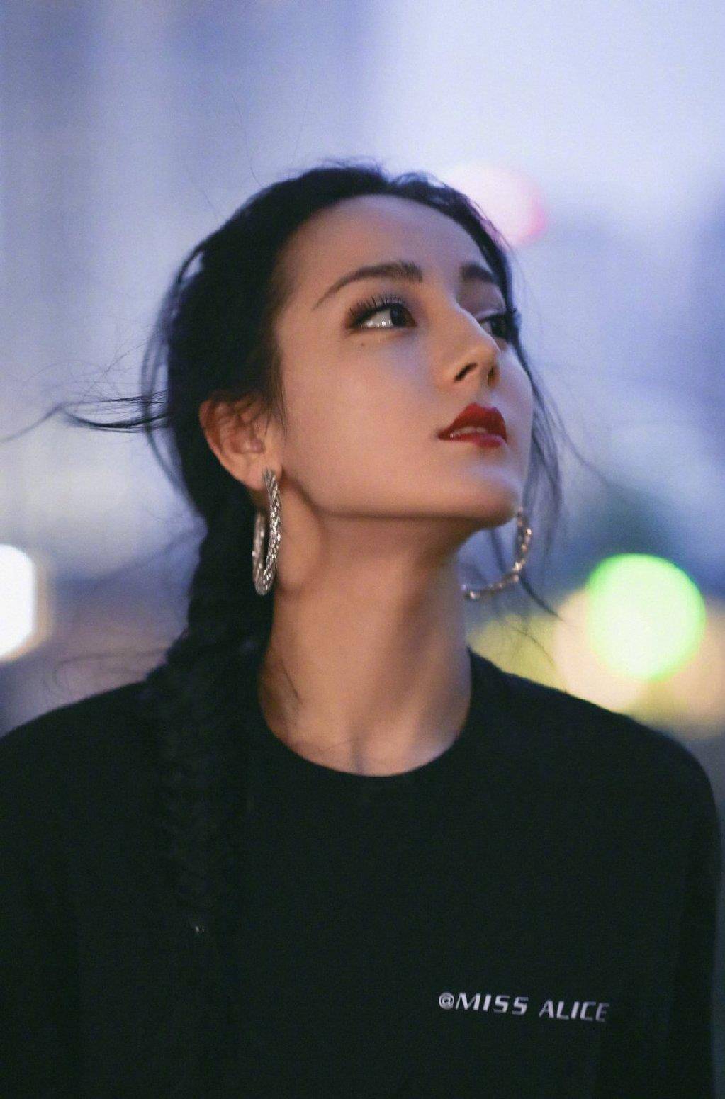 是属于|脸型不好看？试试大耳环吧，轻松修饰你的大脸盘子