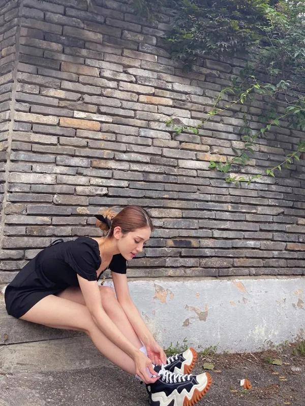 Motion|匡威拔得头筹,超厚增高鞋底俘获了无数小姐姐!