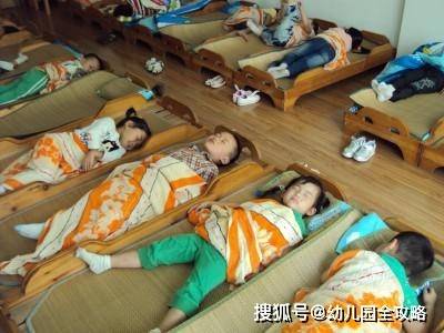 睡眠|幼儿园新小班开学在即，入园焦虑可不只是哭闹哟！新手爸妈别紧张