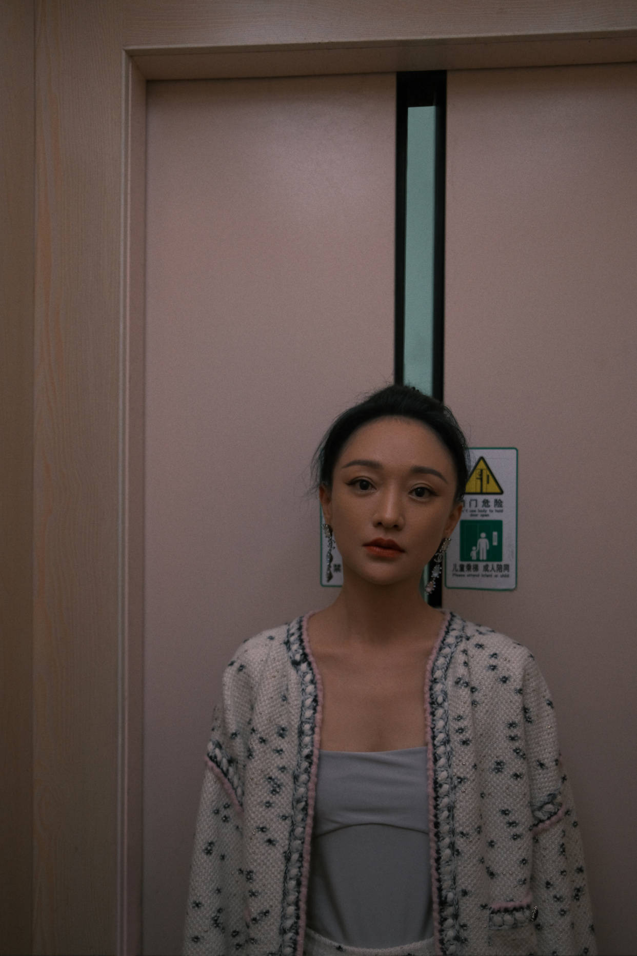 闺秀|周迅解锁“保暖裤”新穿法，配香风装个性又别致，原来还能这么玩