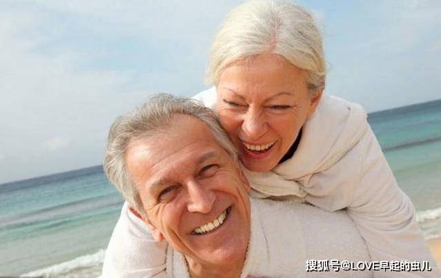 时间|不论男女,起床后若坚持做这5“件事”,长寿或会不请自来!