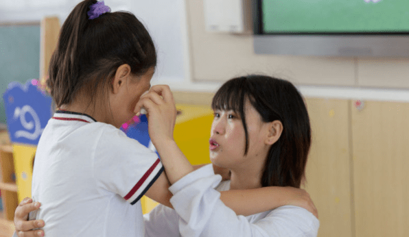 因为|幼儿园老师总是抱怨工资低,晒出“工资单”后,网友却不乐意了