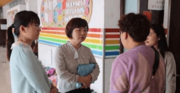 因为|幼儿园老师总是抱怨工资低,晒出“工资单”后,网友却不乐意了