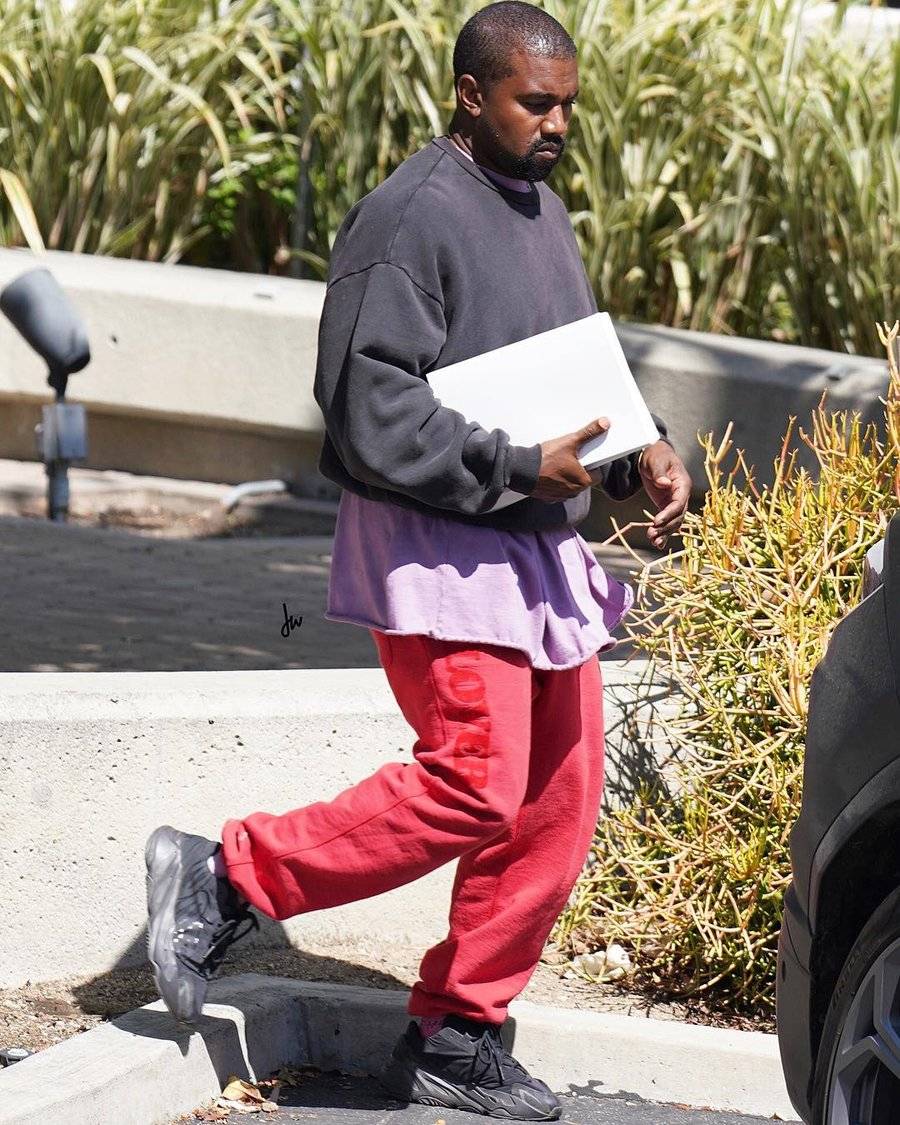 入手|阿迪真把 Yeezy 价格打下来了！满天星跌了一万多！销量全线暴涨！
