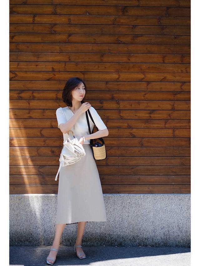 显得|40+的女人穿搭分享，如何打造气质感？提前品味又显得高级