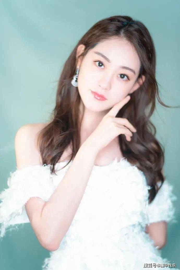 方面|祝绪丹不愧是“仙女”无论穿着如何都好看，更像是一位小公主！