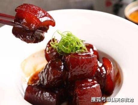 做法|红烧肉秘制做法,不加酱油不焯水,色泽红亮肉软糯,吃一次就上瘾