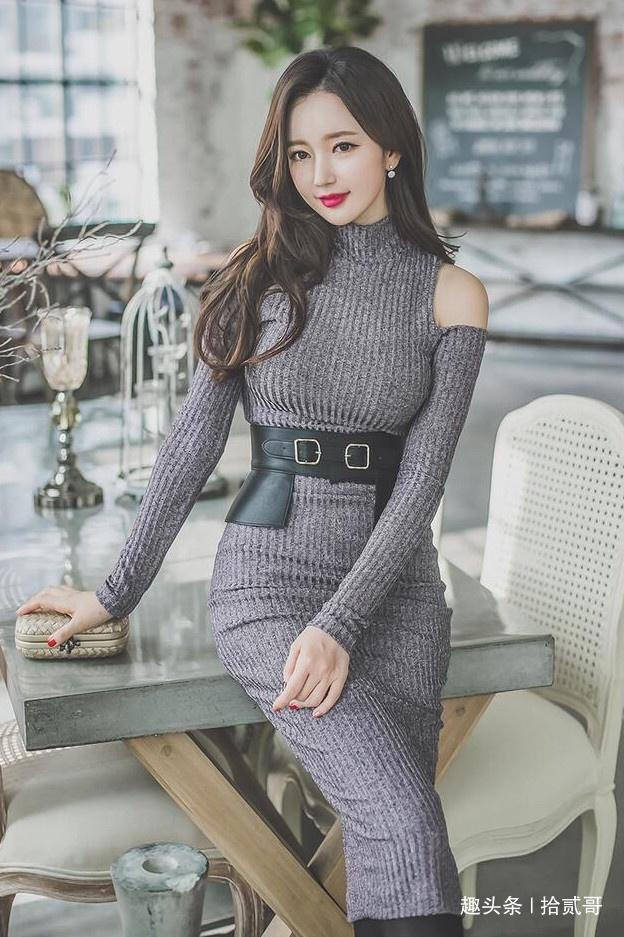 李妍静|看看李妍静身上这款连衣裙，针织韩版设计修身显瘦穿上很有气质！