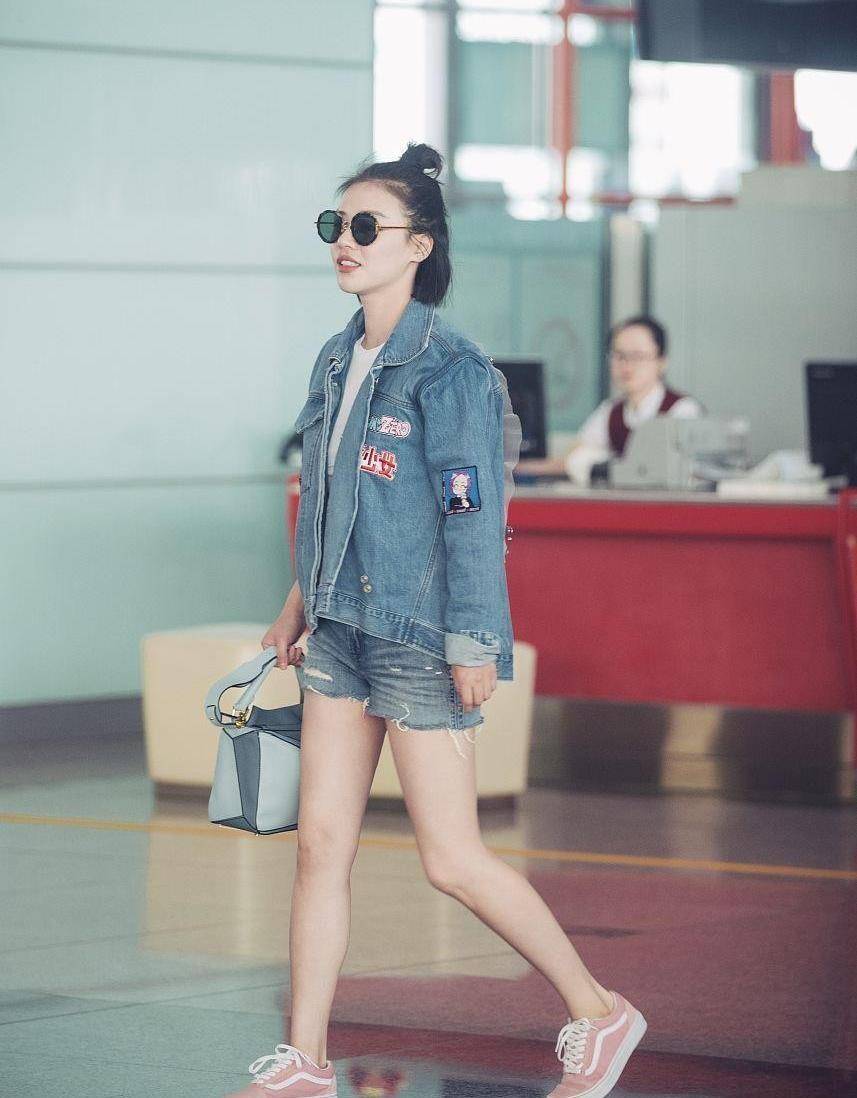 原创女人夏天还得穿短裤,马思纯的造型,看着就很有女人味
