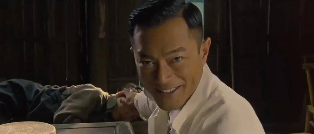 时候我爹就跟我说,儿子,没问题的,你想杀谁就杀谁,因为你是曹瑛的儿子