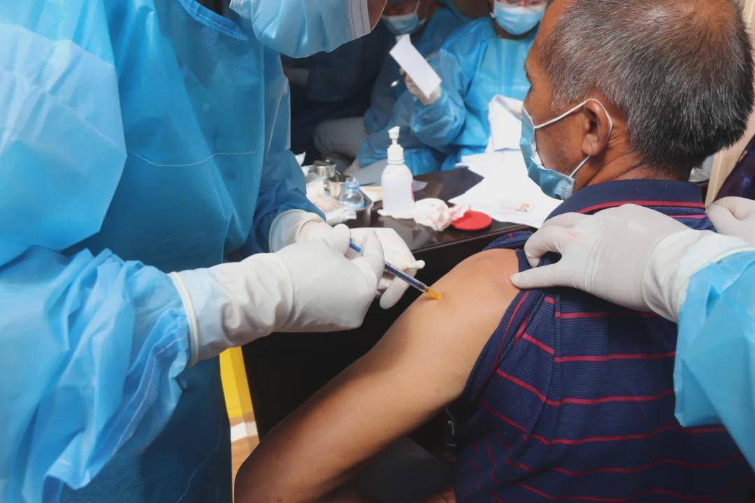 接种|腾冲新华：“90后”打疫苗，点赞党的好政策