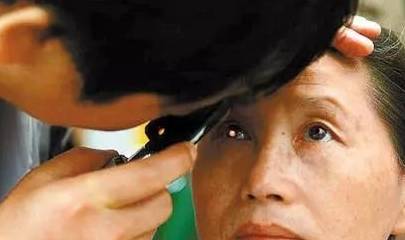 血管|血糖高的人，出现5种表现，小心并发症！控血糖，做好4件事