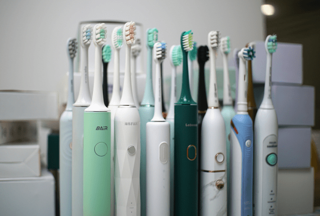 牙刷排名_红色牙刷(3)