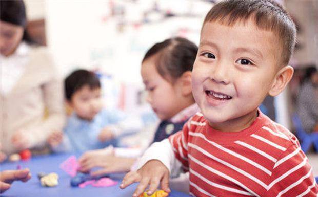 因为|我宁愿宝贝别赶在八月底出生 网友评论褒贬不一