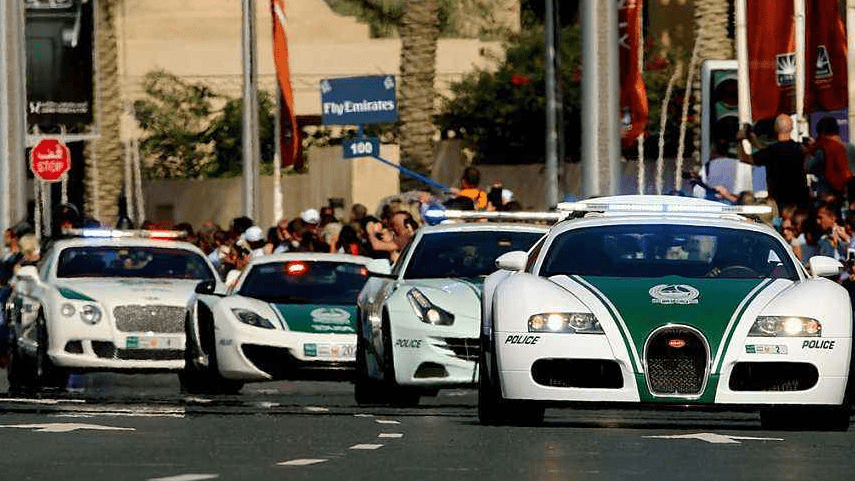 都知道迪拜有超跑警车，其实救护车消防车更奢华！网友：想装病！