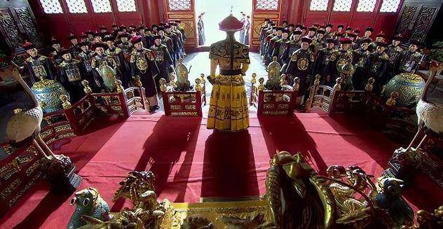 据古籍记载:清朝皇帝上朝的时间大概在凌晨5点,官员自然只能到得比