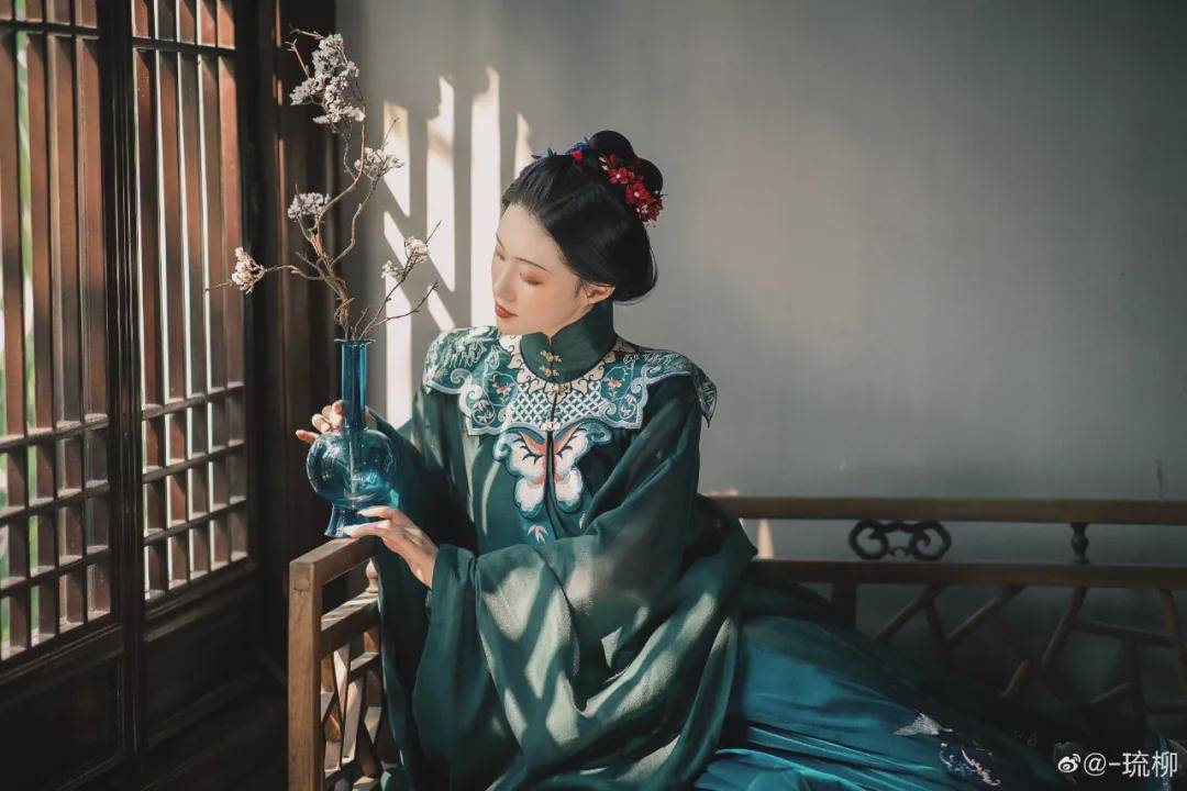 仙女|汉服小仙女：一别如斯，落尽梨花月又西