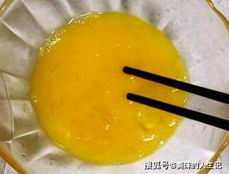 食材|清晨一份蛋炒饭，食材丰富营养美味，完美早餐首选，元气满满