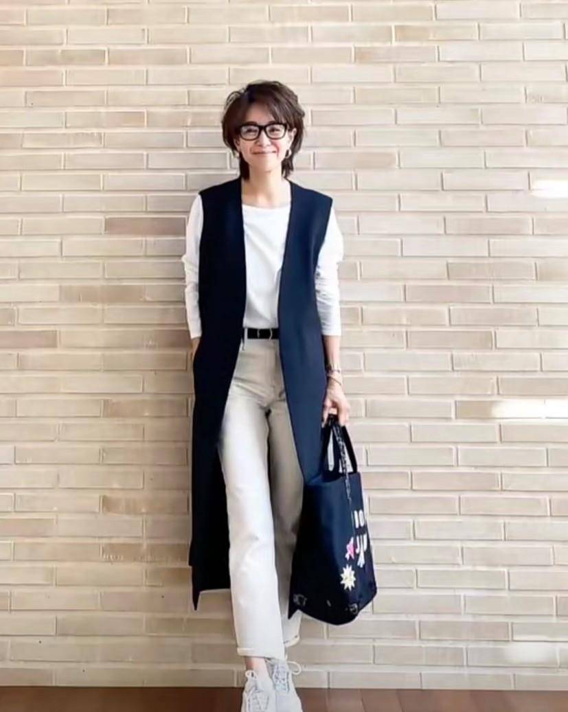 材质|50岁女人穿不出高级感?学日本主妇从“三要素”穿法,时尚且年轻