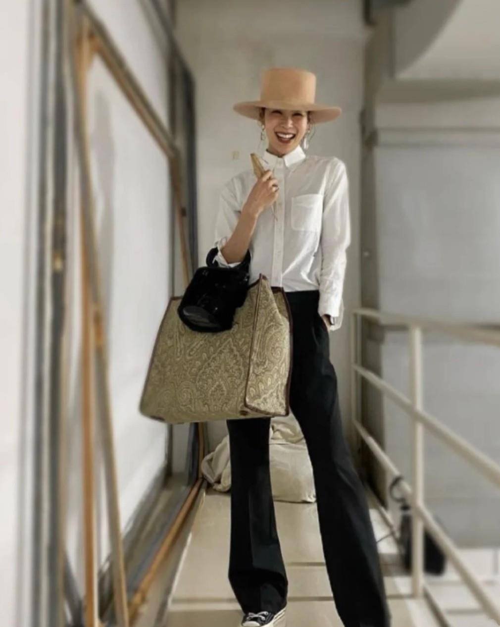 黑色|日本中年主妇的经典“黑白穿搭”,不老气不沉闷,简约大方还高级