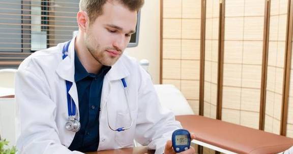 血糖|空腹血糖或餐后血糖高就是糖尿病吗?医生:很多人被误诊为糖尿病