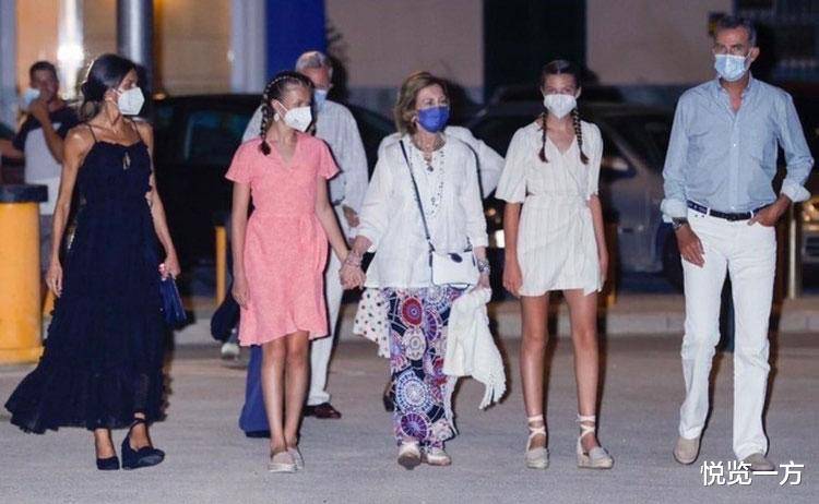 公主|西班牙公主扎拳击辫超俏丽 王后吊带裙飘逸大气 太后现身优雅亲和