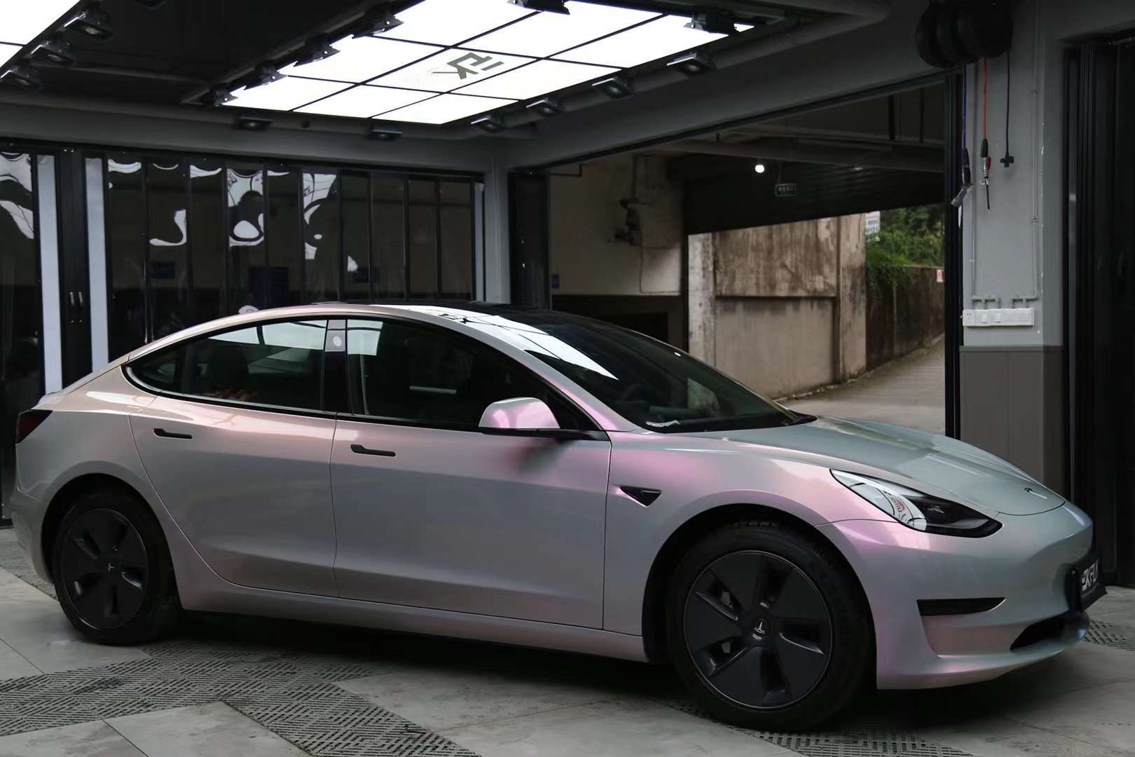 特斯拉model 3全车贴膜ekfilm-ek改色膜梦幻火山灰