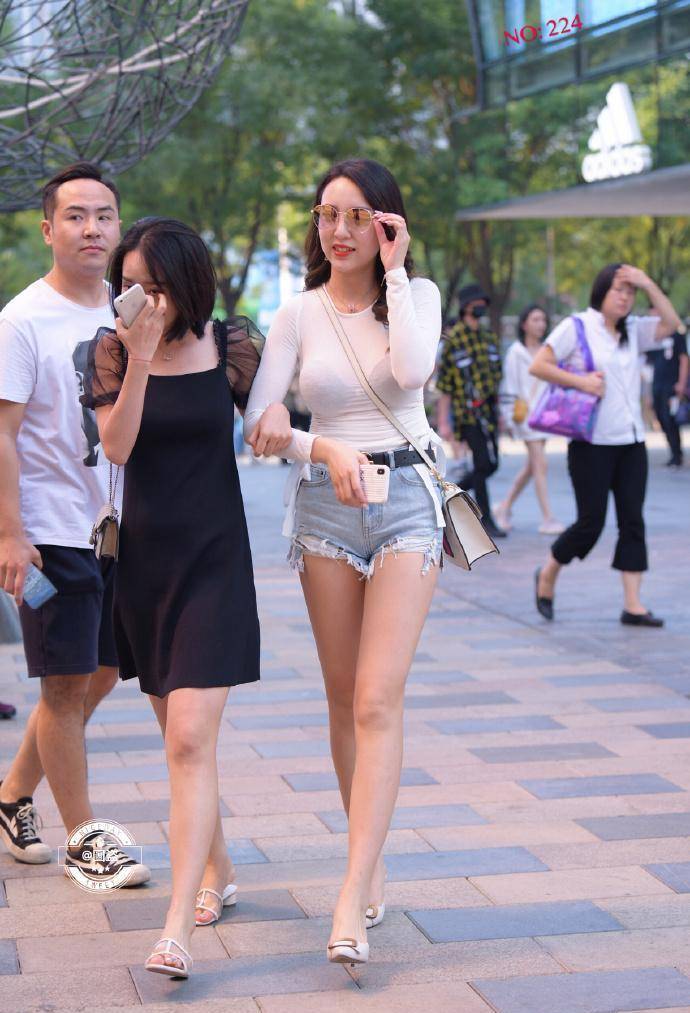 配饰|身材修长的打底裤美女，打破单调和刻板，增高显瘦