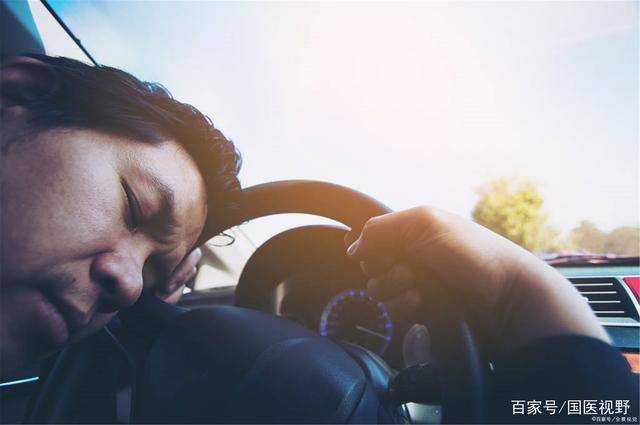 严重|43岁男子不沾烟酒，查出糖尿病，医生叹息：2件事做太多，害了他