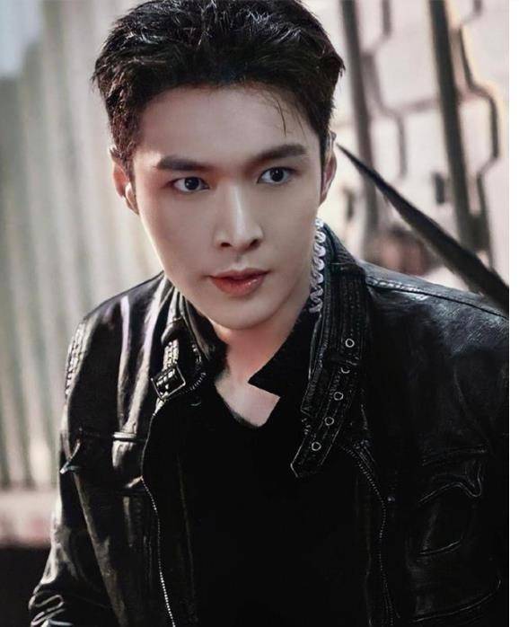 夏天|实力为王，张艺兴Krump出圈，被街舞4外国舞者连连称赞