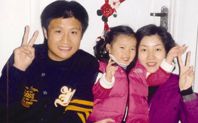 他是中国卡洛斯,18年前转会费上千万,31岁当打之年却匆匆退役_吴承瑛