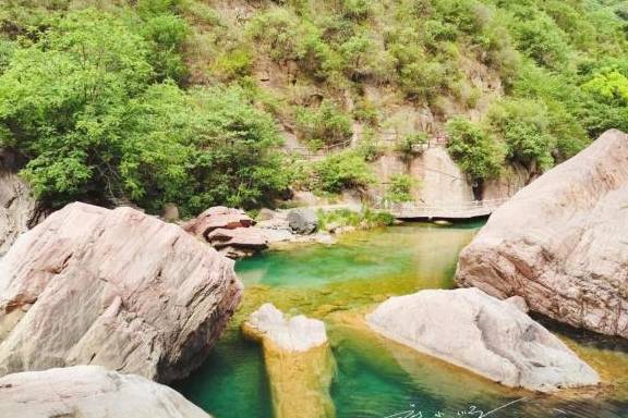 河南省“水景最美”的4A级景区，被称作“小九寨沟”，游客还不多