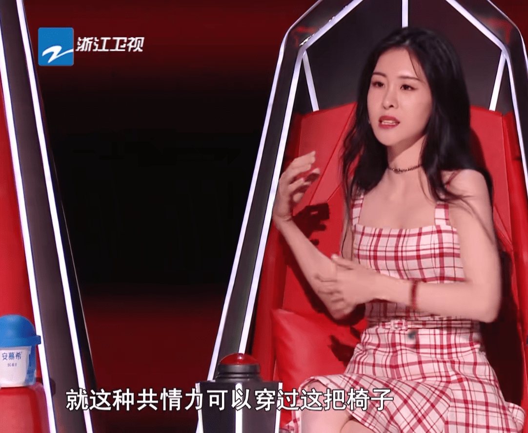 原创中国好声音小导师表现各不同黄霄云存在感较低张碧晨很自然