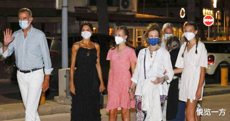 公主|西班牙公主扎拳击辫超俏丽 王后吊带裙飘逸大气 太后现身优雅亲和