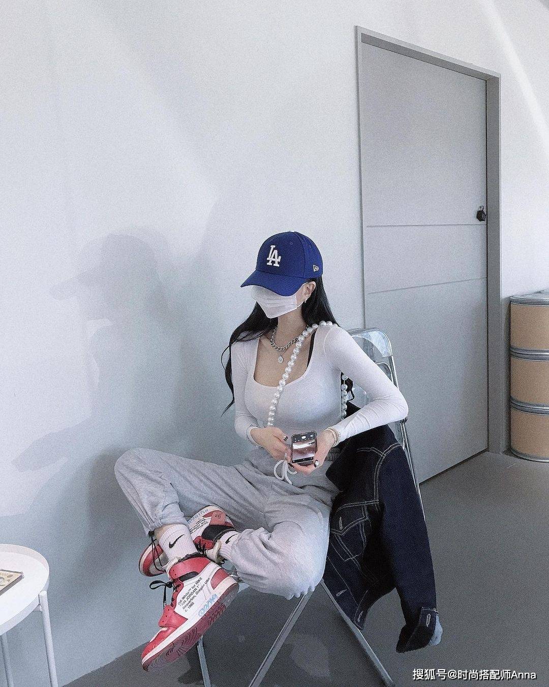 新鲜感|越是简约的基础款,越能穿出心动不已的新鲜感,时髦还吸睛