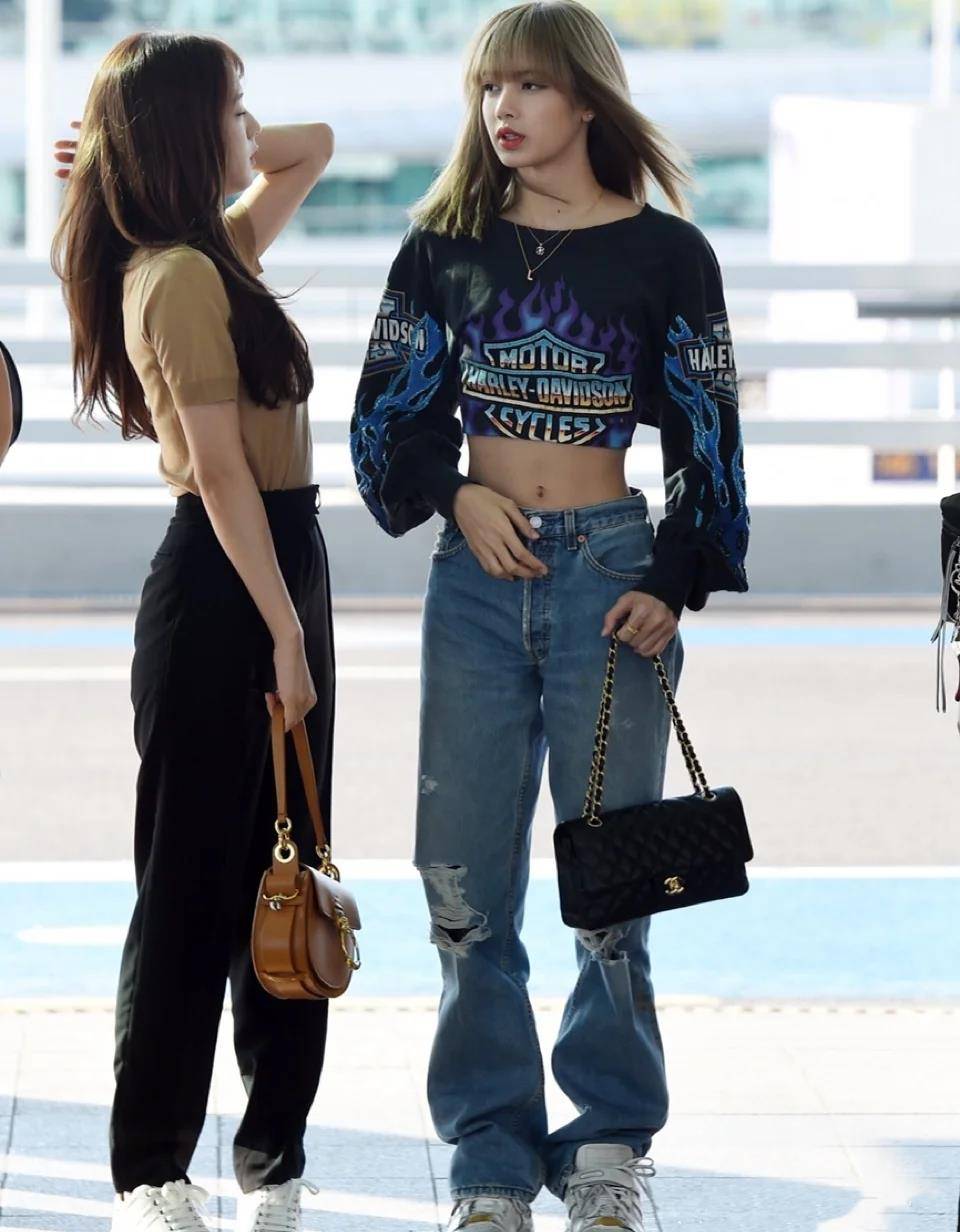 什么|夏天乱穿衣也不能少露脐装，Lisa穿的太棒，我真不嫉妒她51cm的腰