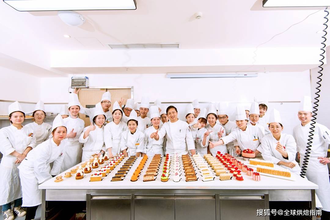 他是中國第一位靠開法甜店，成為世界一流甜品大師的專業師傅！ 熱愛美食 第33张