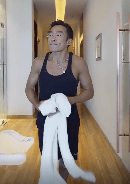 老戏骨郑浩南近况曝光聚餐仅喝不到5块的啤酒面颊凹陷显老态