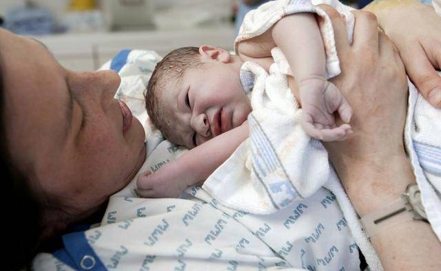 时间|剖腹产和顺产的孕妈，坐月子期间大有不同，两个方面注意区分对待