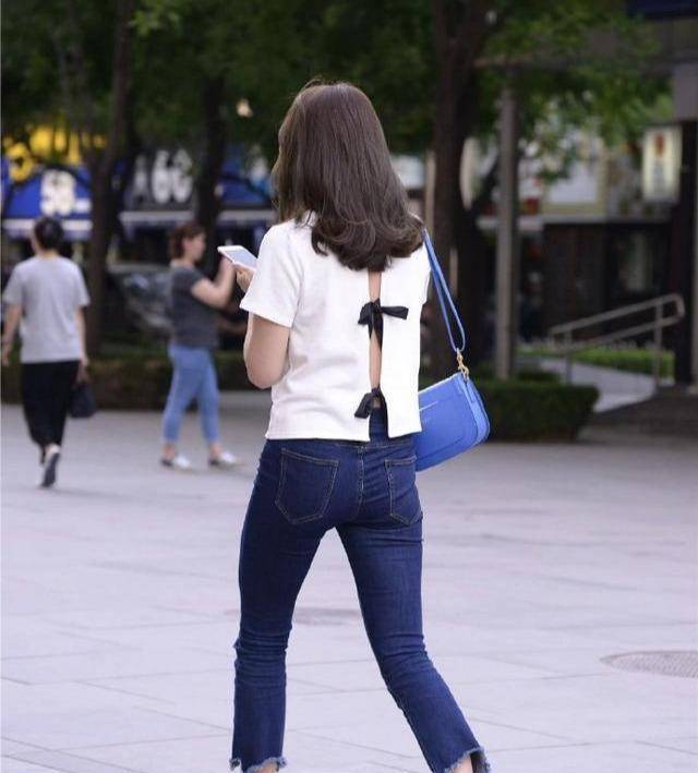 整体|高贵优雅的打底裤装扮更添清纯美感，显得腿长脚小，清爽甜美