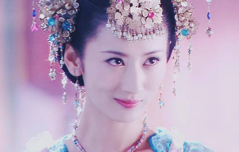 容垣|没想到啊，童年里那些“白光月”和“心机女配”，竟是一个人演的