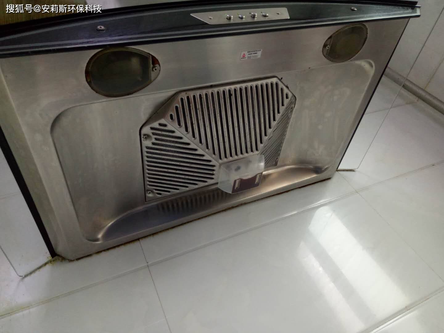 油烟机怎么清理重油污 15f65beda0554b9ea6a0429947c73b65.jpeg