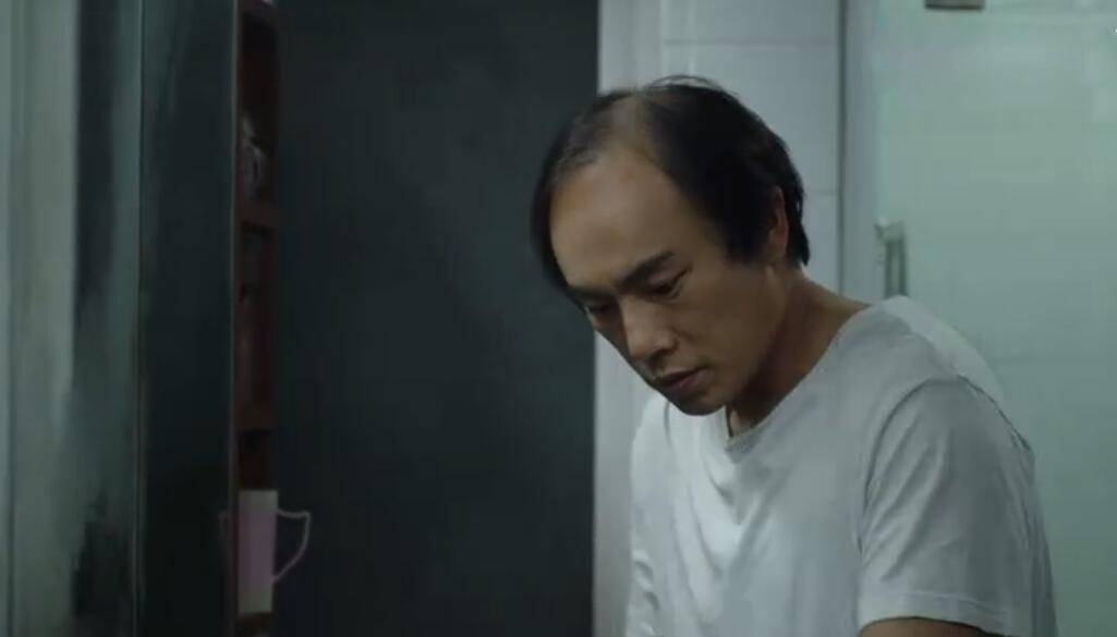 假发|不只是黄晓明，半个娱乐圈都“秃”了，连00后都跟假发片较上劲了