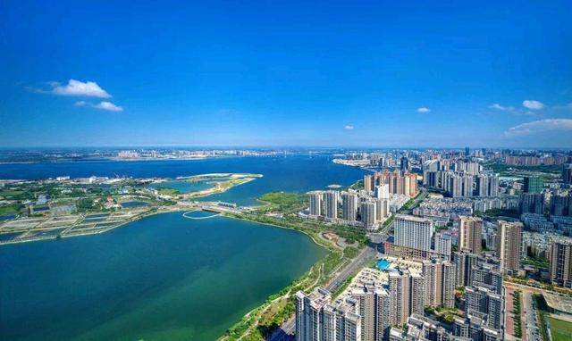广东这个海滨城市“出名了”，景点不比三亚差，还诞生了奥运冠军